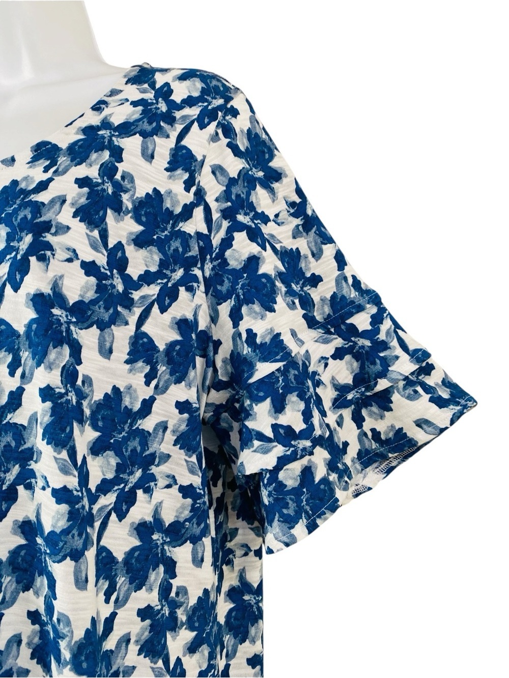 Chico’s Navy Peony Soft Sepal Ruffle Sleeve Dress Size L/12 - Picture 2 of 7